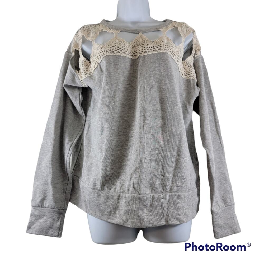 Daytrip Buckle Grey Cream Crochet Neck Long Sleeve Sweatshirt Size Medium